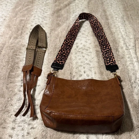 Elegant Brown Leather Shoulder Bag - Picture 2 of 6